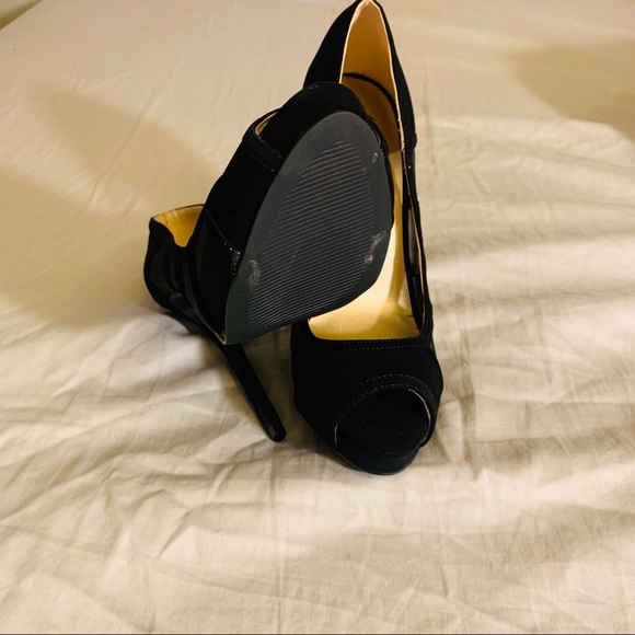 Shoes - Picture 2 of 3